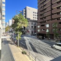 大阪市中央区南船場2丁目の賃貸物件/堺筋との距離感はこのくらい近いんです。