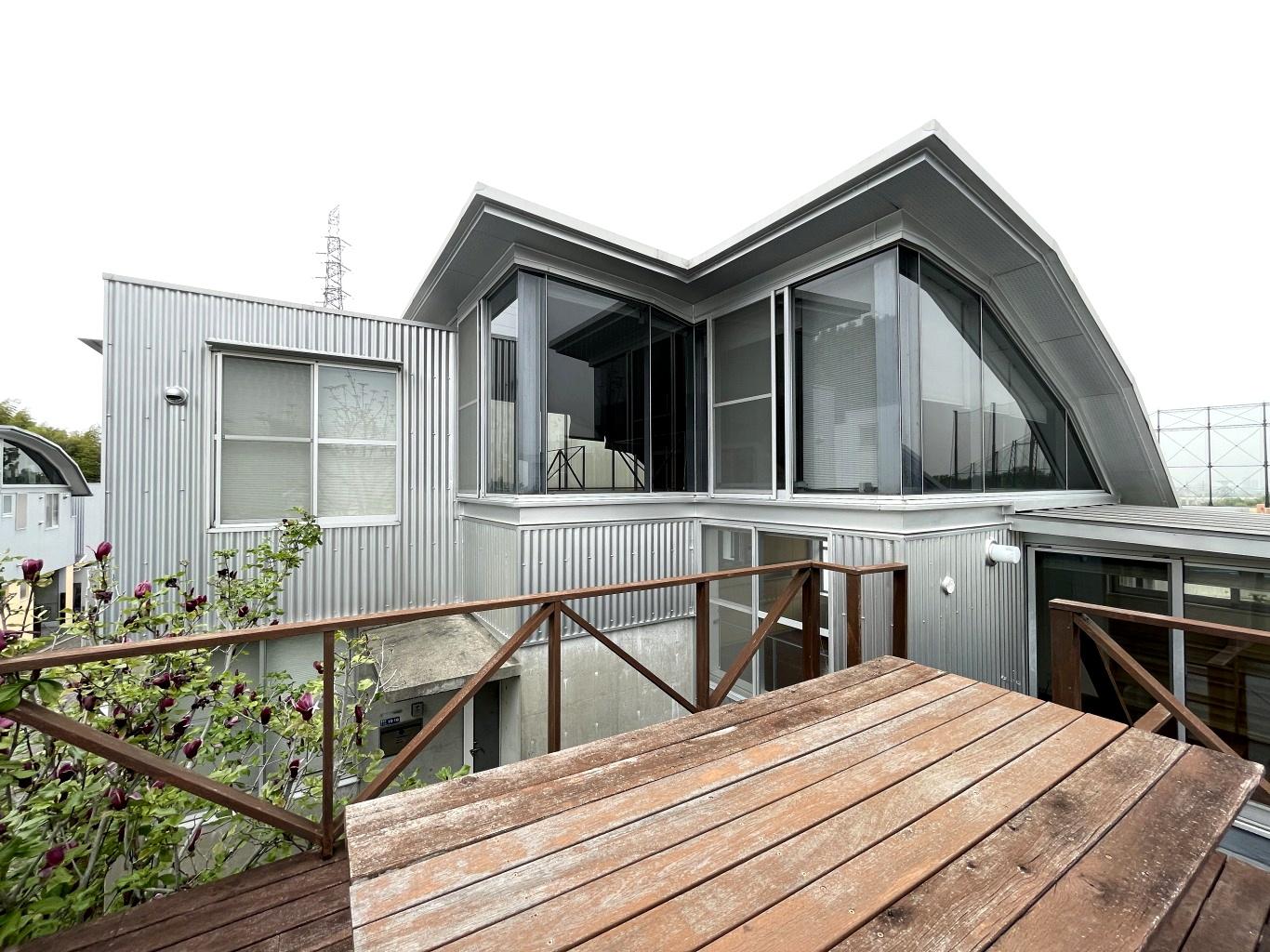 交野市星田西4丁目の賃貸物件/開放感のあるウッドデッキ。天気の良い日はここでご飯を食べたい！