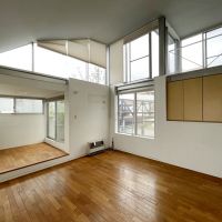 交野市星田西4丁目の賃貸物件/採光充分な室内。断熱性の高いハニカムスクリーンを設置しています