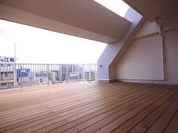 大阪府吹田市広芝町の賃貸物件/ワンルーム付きウッドデッキ