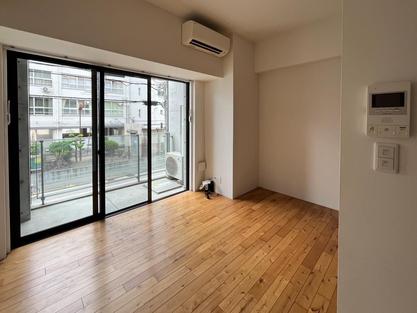 大阪府大阪市港区市岡元町3丁目の賃貸物件/201号室の洋室。