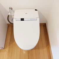大阪市中央区谷町7丁目の賃貸物件/ウォシュレット付きトイレ。