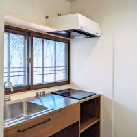 大阪市城東区蒲生４丁目の賃貸物件/木製のキッチン。2口IHクッキングヒーターです。