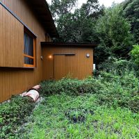 和歌山県日高郡の売買物件/敷地もゆとり有り。BBQをした形跡もあります。
