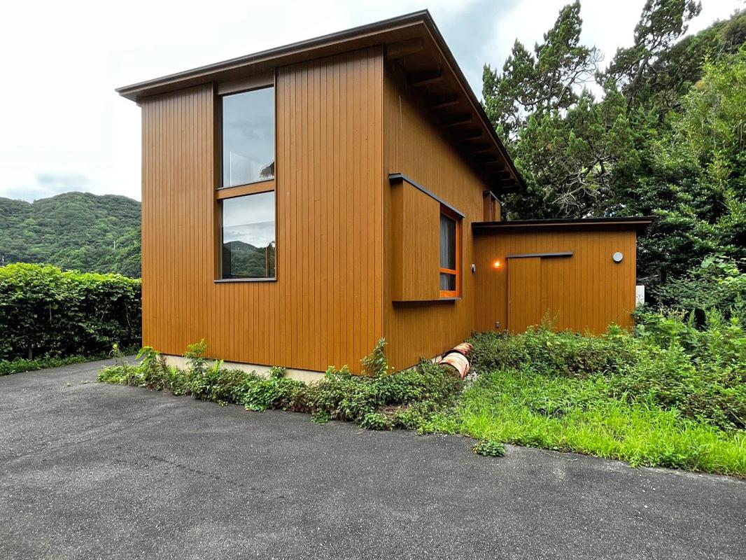 和歌山県日高郡の売買物件/舗装されている部分もあるので、車も数台駐車できます。