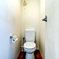 大阪市中央区森ノ宮中央2の売買物件/トイレは住居エリアと仕事場エリアで２箇所あります
