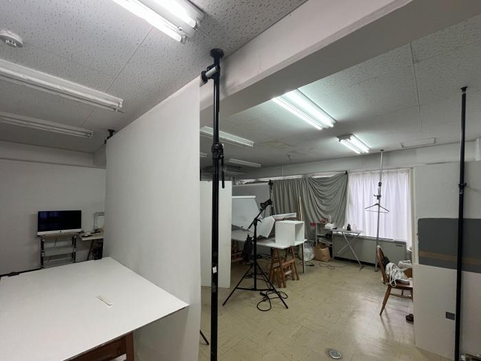 大阪市西区西本町３丁目の賃貸物件/雑貨から、服、ジュエリーなど様々な物撮影に対応した空間。