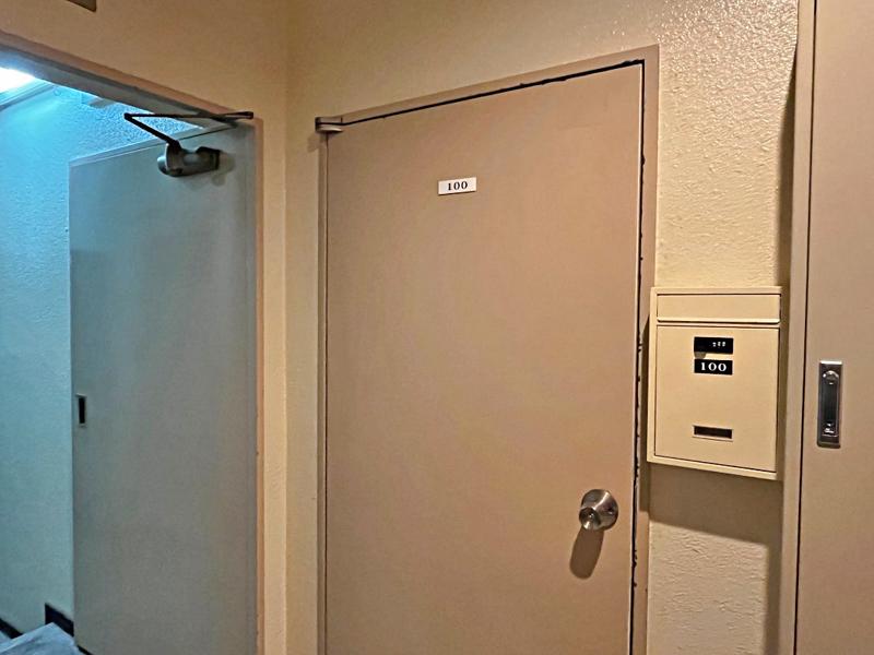 大阪市浪速区元町の賃貸物件/元機械室だったので部屋番号は100号室