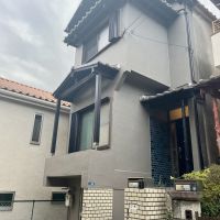 東大阪市額田町の賃貸物件/モダンなグレーですが、どこか貫禄を感じさせます