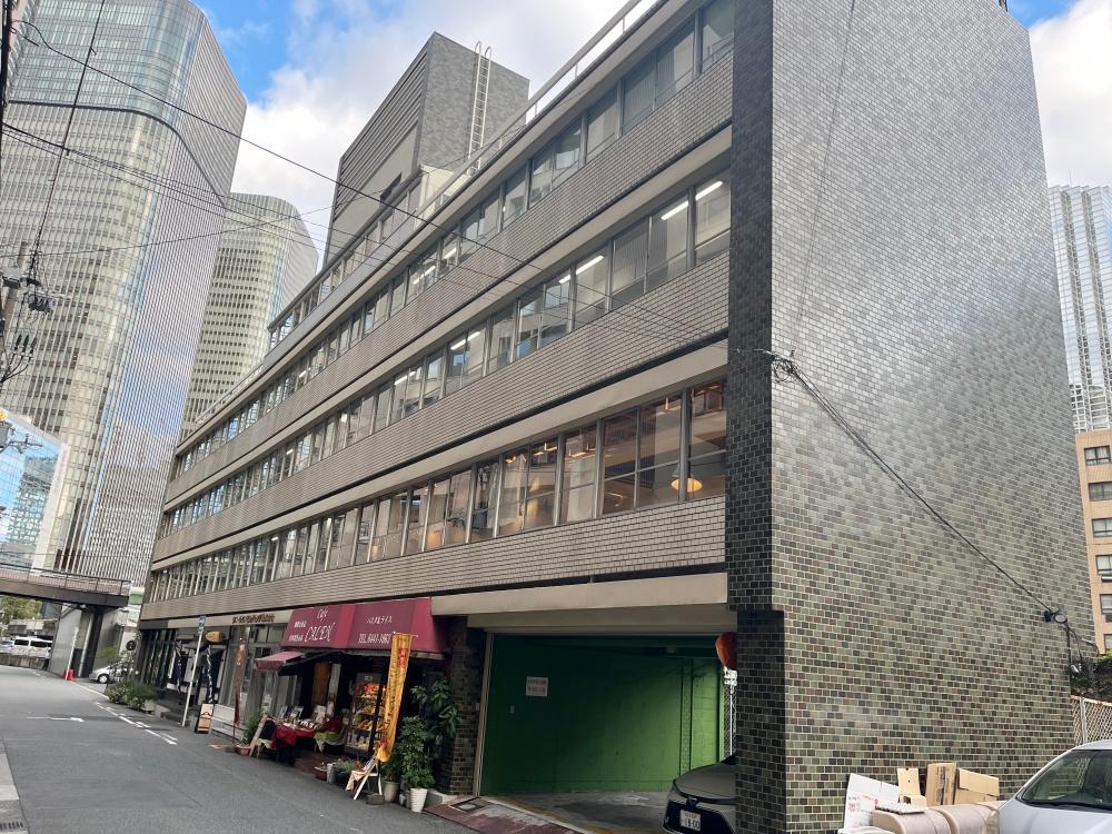 大阪市北区中之島3丁目の賃貸物件/この妻壁のモザイクタイルがトレードマーク