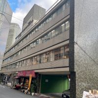 大阪市北区中之島3丁目の賃貸物件/この妻壁のモザイクタイルがトレードマーク