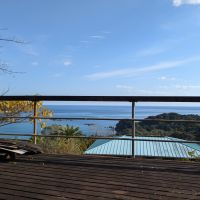 徳島県海部郡海陽町宍喰浦字那佐の売買物件/リビングの前には誰の目線も気にならないプライベートバルコニーが広がります。