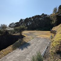 徳島県海部郡海陽町宍喰浦字那佐の売買物件/建物前の一段下がったこの土地も含まれます。