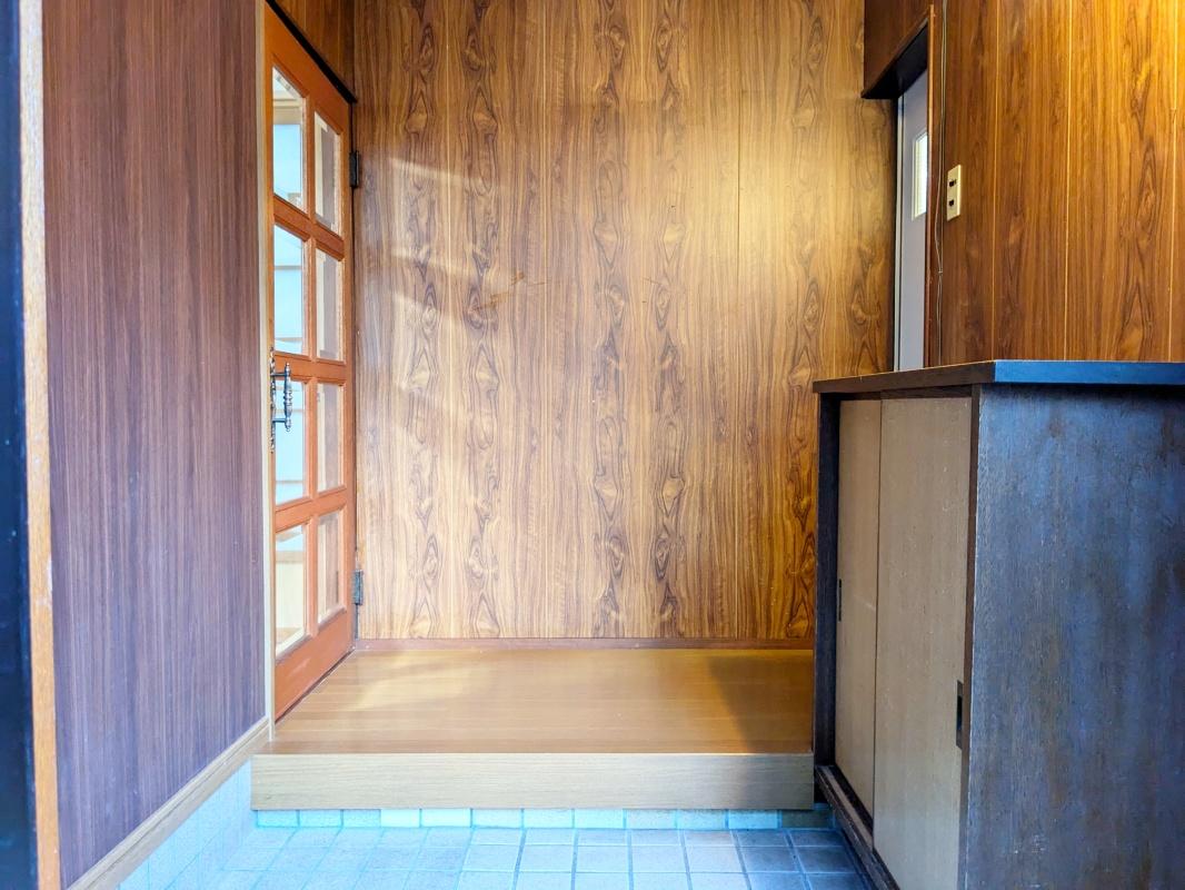 大阪府大阪市旭区太子橋３丁目の賃貸物件/懐かしさを感じる玄関。