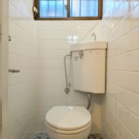 大阪府大阪市旭区太子橋３丁目の賃貸物件/トイレにも窓がついているのは戸建てらしいポイント。