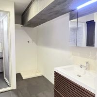 箕面市船場西3丁目の売買物件/洗面・浴室も2015年に交換されています