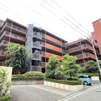箕面市船場西3丁目の売買物件/緩やかな傾斜地の上に建っています