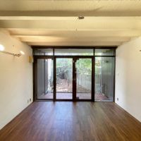 寝屋川市成田南町の賃貸物件/リビングもテラスから庭へとつながります
