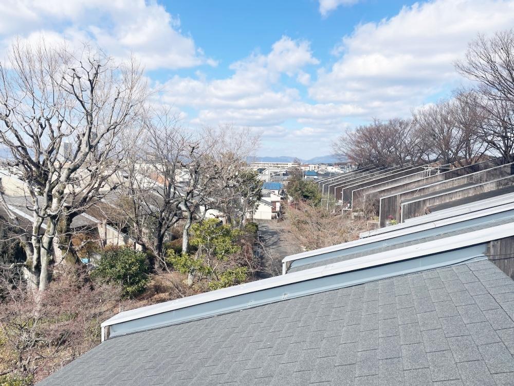 寝屋川市成田南町の賃貸物件/小高い丘の上なのでこの眺望