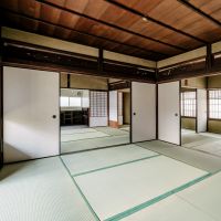 吹田市の賃貸物件/襖と障子で4つに分けられた田の字型、大きな一間としても使えます。
