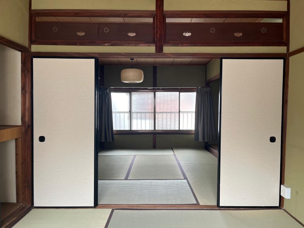 大阪府大阪市中央区上本町西１丁目の賃貸物件/2階は和室が二つ並びます。①