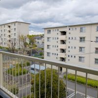 大阪府富田林市寺池台一丁目の売買物件/棟の間から密かに山が見えるのがちょっと嬉しいポイントです。