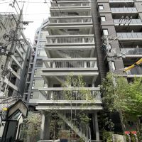 大阪市中央区釣鐘町２丁目の賃貸物件/文化的な街の雰囲気ともあいまって、建物そのものが付加価値を生み出している。