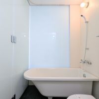 大阪府大阪市淀川区⻄中島の賃貸物件/据え置き型のバスタブ。