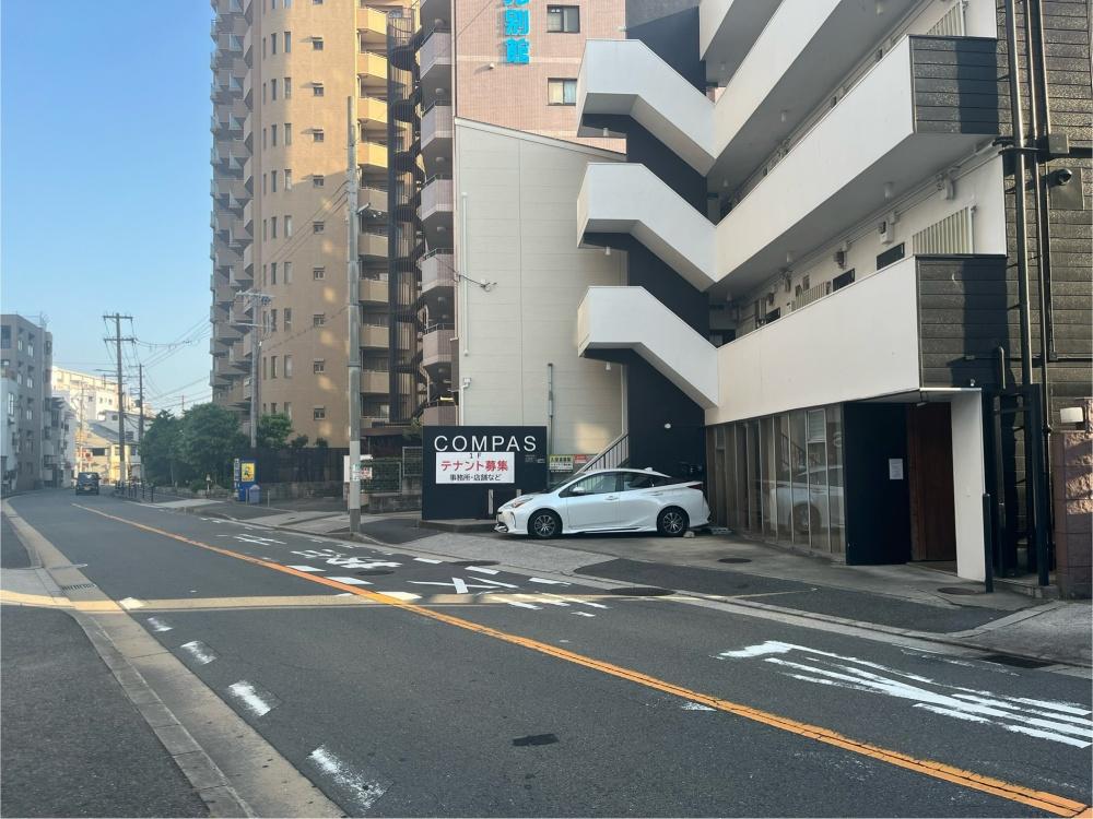 大阪市都島区都島中通３の賃貸物件/前面道路は車通りも多い道。
