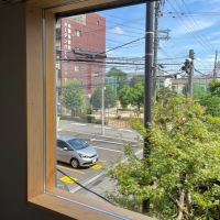 大阪市生野区小路東2丁目の賃貸物件/公園の緑が視界に入り込んできます。