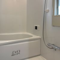 大阪市生野区小路東2丁目の賃貸物件/浴室はユニットバス。