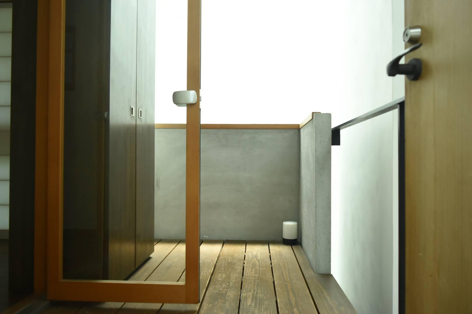 吹田市新芦屋上の賃貸物件/間室。「外」みたいな「内」の空間。