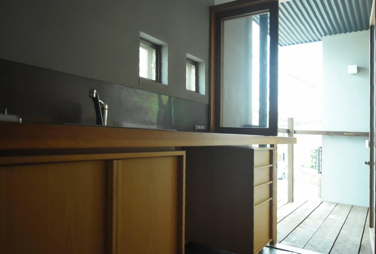 吹田市新芦屋上の賃貸物件/教室利用の際などに使われていた１階のキッチン。