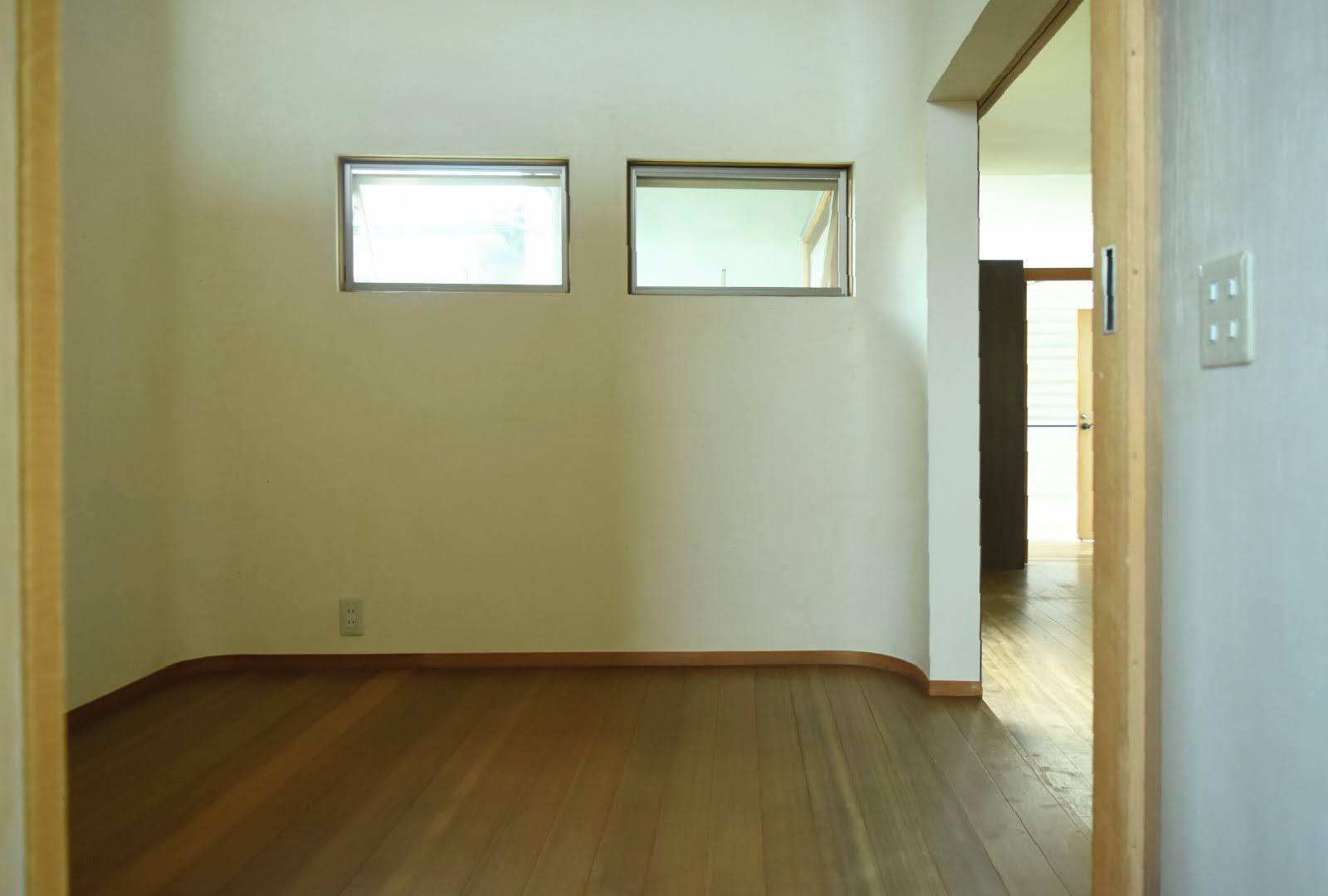 吹田市新芦屋上の賃貸物件/アールのかかった柔らかい雰囲気の寝室。
