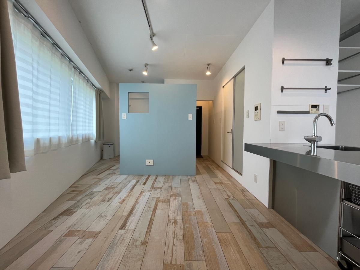 大阪府豊中市桜の町の賃貸物件/【306】ポップな水色にときめく1LDK。