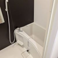 東大阪市上石切町2丁目の賃貸物件/浴室。
