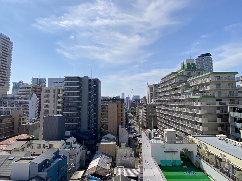 大阪市中央区谷町5丁目の売買物件/バルコニーからはこの抜け感！