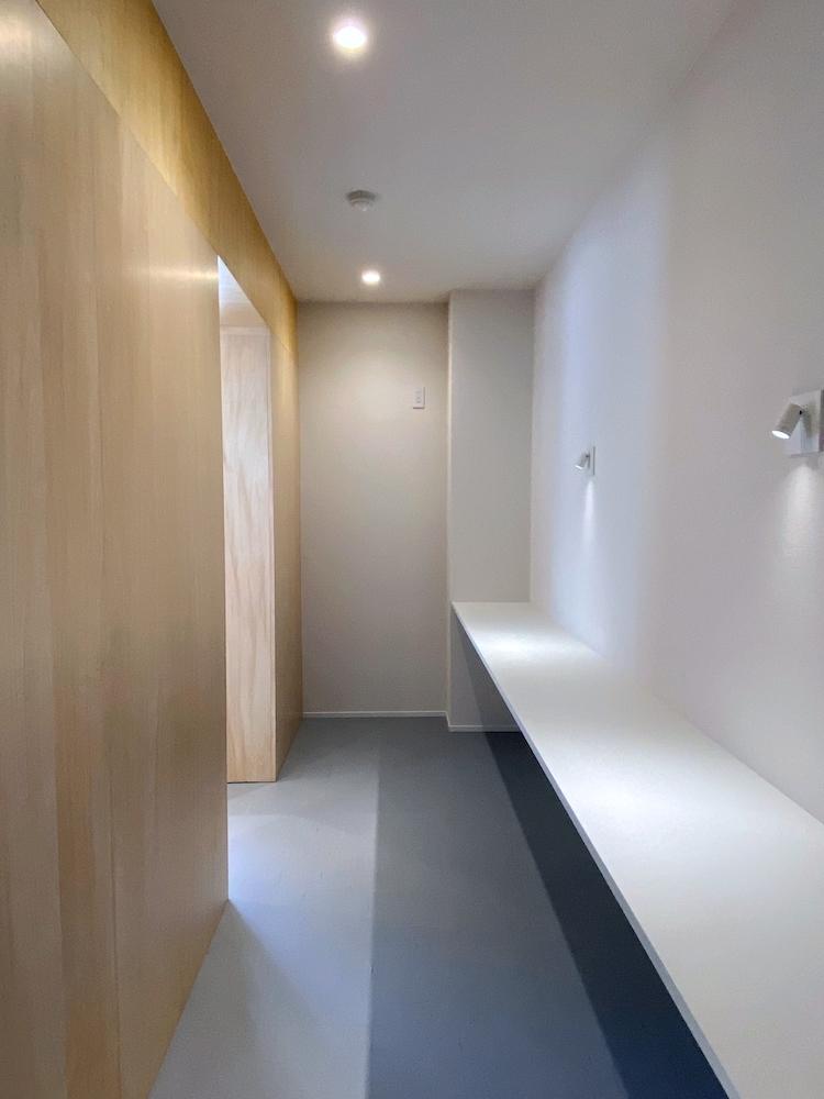 大阪市中央区谷町5丁目の売買物件/キッチン裏の余白空間。ワークスペースとしてもストレージとしても大活躍の予感。
