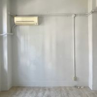 大阪市西区立売堀1丁目の賃貸物件/天井が高いので圧迫感はありません。（31号）