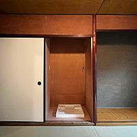 東大阪市永和3丁目の賃貸物件/押入の中に鎮座する室内洗濯機。使わないときは襖で隠せます。