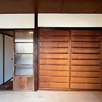 東大阪市永和3丁目の賃貸物件/建具も調整・磨きながらできるだけ再利用しています。