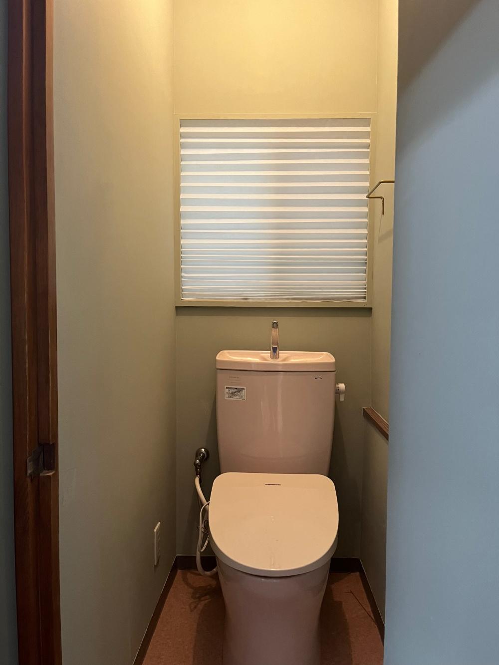 東大阪市喜里川町の賃貸物件/トイレは温水洗浄便座。