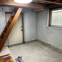東大阪市喜里川町の賃貸物件/駐車場に繋がる1階は、RC造の倉庫になっています。