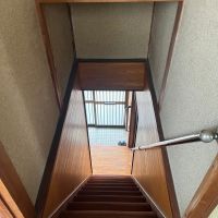 東大阪市喜里川町の賃貸物件/例に漏れず、階段はそれなりに急ですのでお気をつけて。