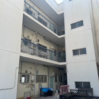 東大阪市鷹殿町の賃貸物件/画像の一番下の階の、元住居三戸ぶち抜きです。