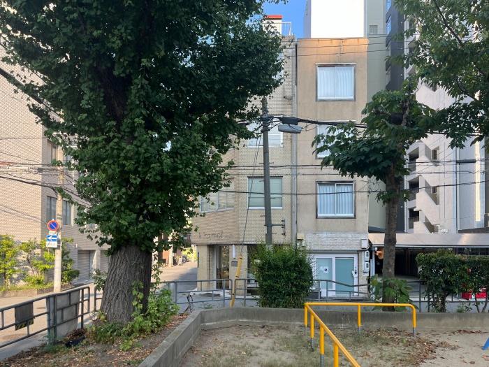 大阪市北区西天満5丁目の賃貸物件/スケルトン＋公園ビュー＝未来の拠点