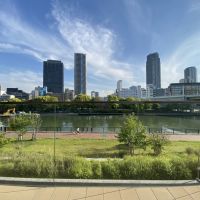 大阪市北区菅原町1丁目の賃貸物件/窓の外には大川と中之島の景色。