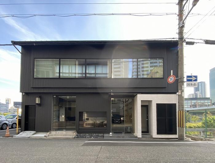大阪市北区菅原町1丁目の賃貸物件/一見すると新築のような外観ですが、建物は1955年生まれ。