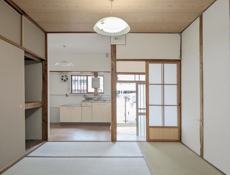 堺市東区日置荘原寺町の賃貸物件/懐かしさは残しつつ畳やクロスは張替えられています。