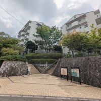 豊中市北緑丘3丁目の売買物件/千里緑丘住宅は全39棟ある団地型のマンション。